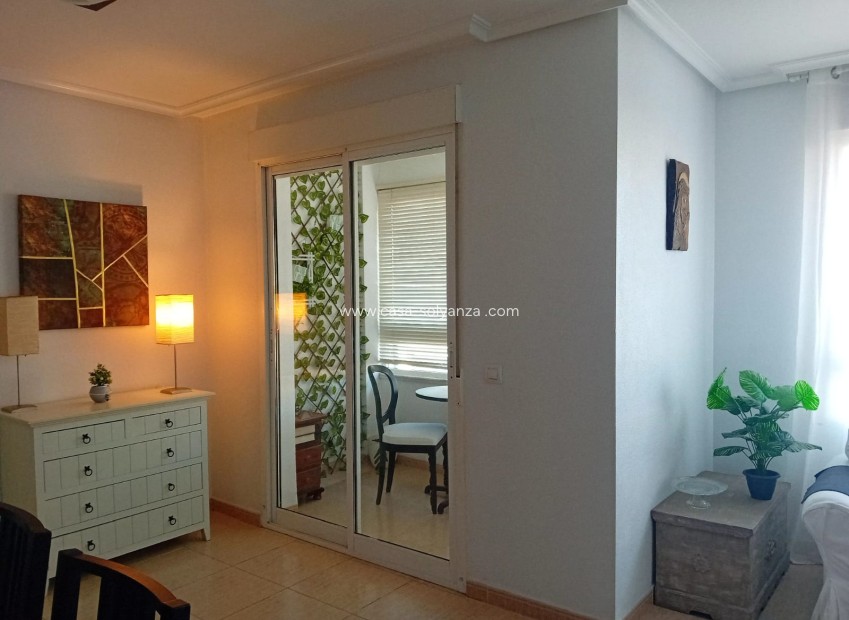 Alquiler a largo plazo - Apartamento / piso - Torrevieja - Center