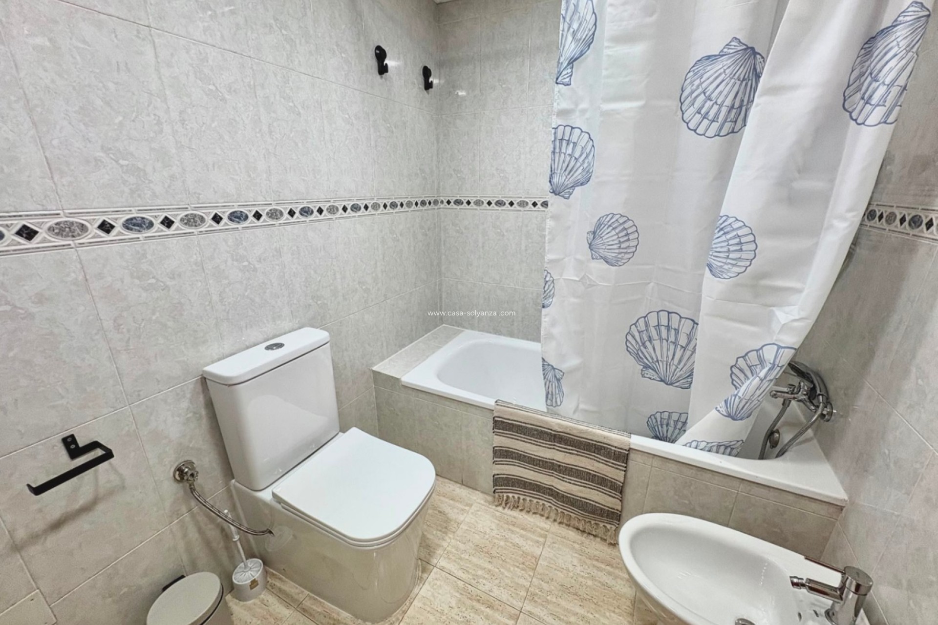 Alquiler a largo plazo - Apartamento / piso - Torrevieja - Center