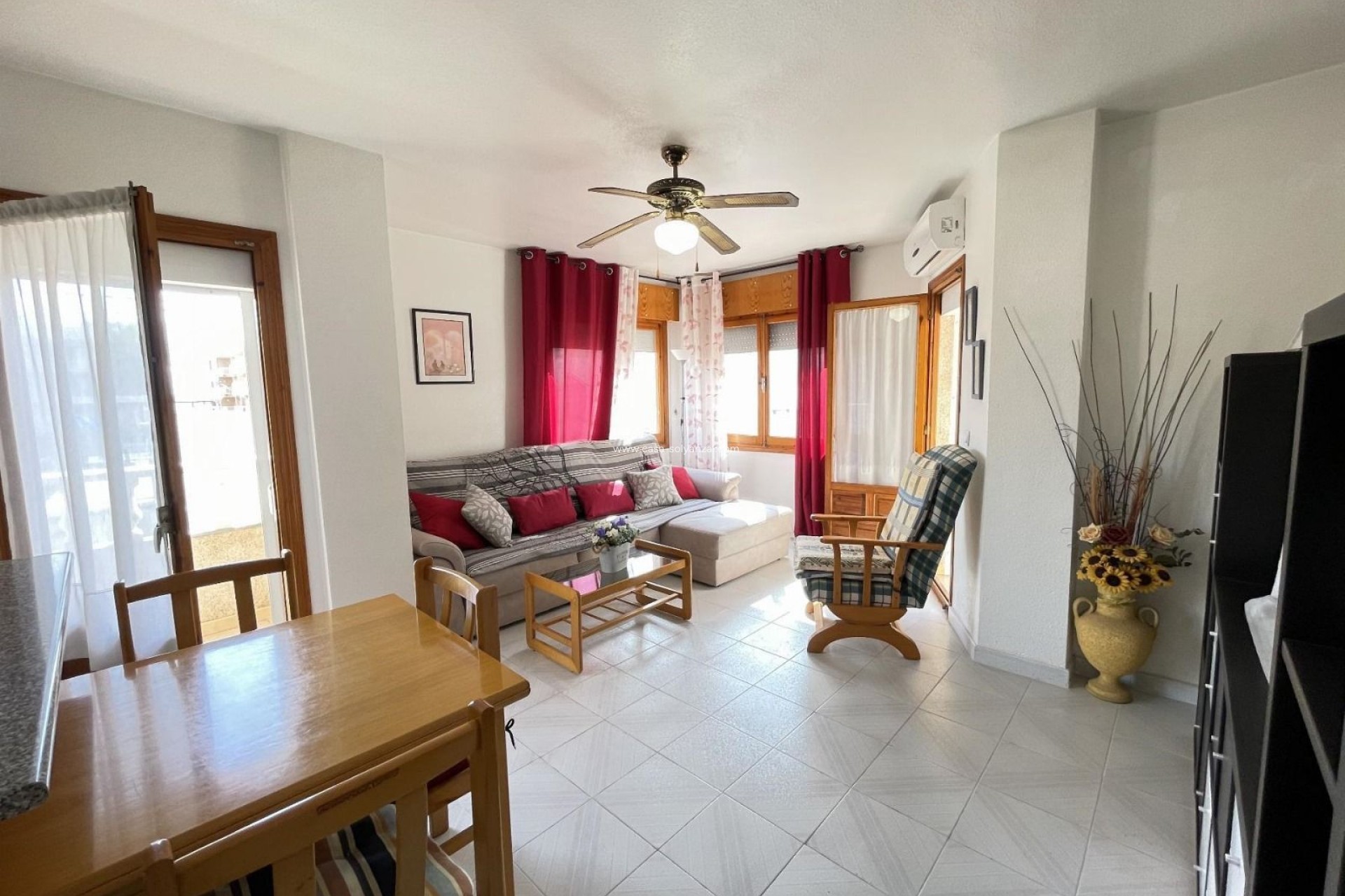 Alquiler a largo plazo - Apartamento / piso - Torrevieja - Playa De Los Naufragos