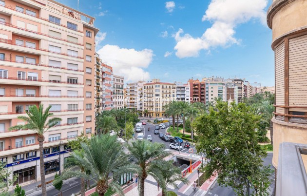 Apartment / flat - Resale - Alicante - Center
