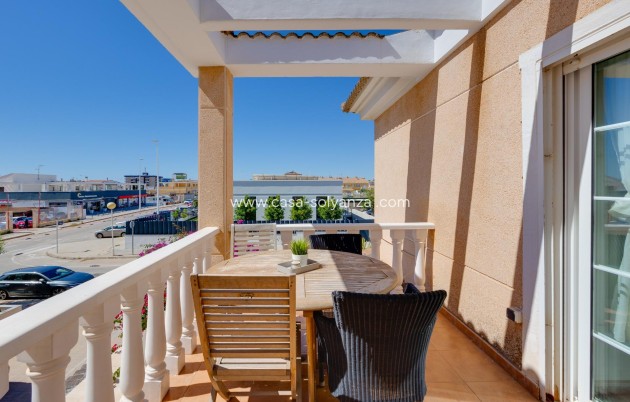 Apartment / flat - Resale - Orihuela Costa - La Zenia