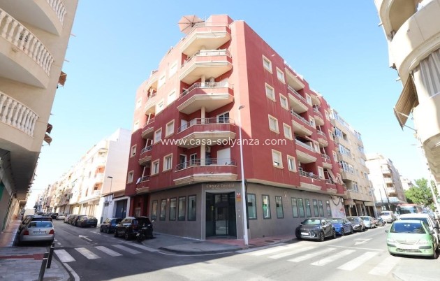 Apartment / flat - Resale - Torrevieja - Center