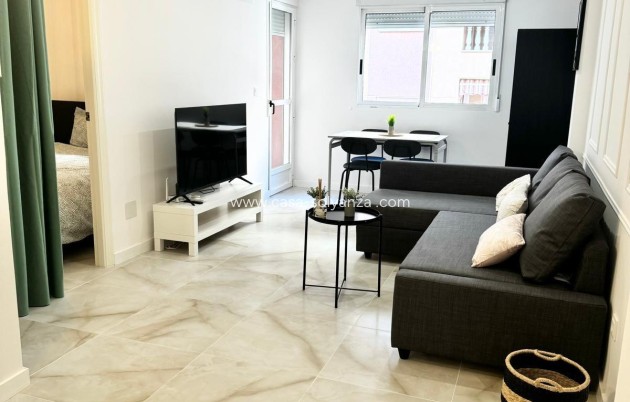 Apartment / flat - Resale - Torrevieja - Center