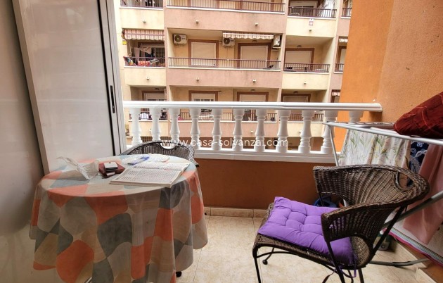 Apartment / flat - Resale - Torrevieja - Center