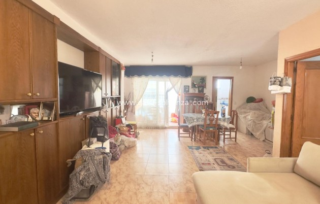 Apartment / flat - Resale - Torrevieja - Estacion Autobuses