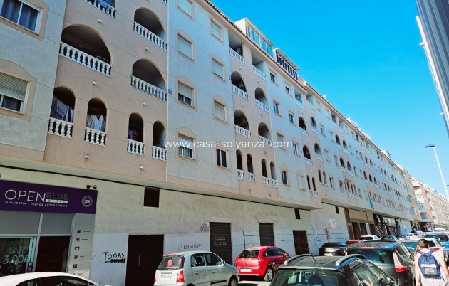 Apartment / flat - Resale - Torrevieja - Estacion Autobuses