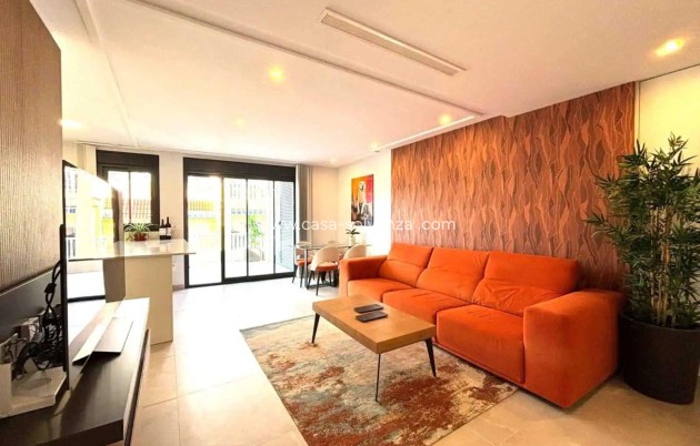 Apartment / flat - Resale - Torrevieja - Las Piscinas Naturales