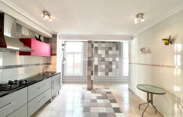 Apartment / flat - Resale - Torrevieja - Paseo Maritimo