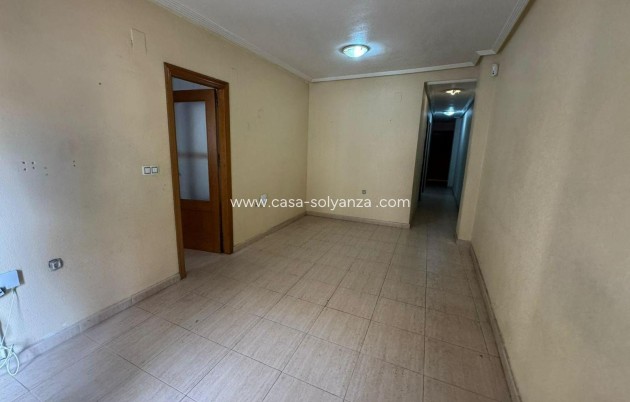 Flat - Wiederverkauf - Torrevieja - Torrevieja