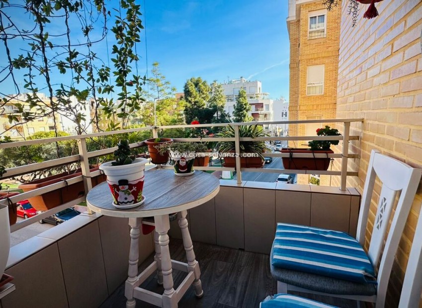 Herverkoop - Appartement / flat - Alicante - Las Viñas