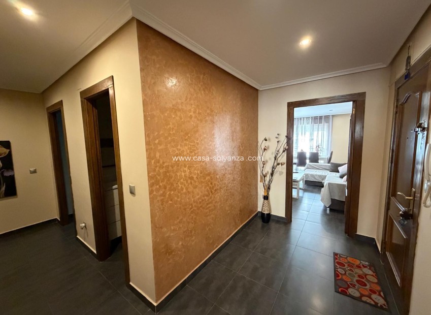 Herverkoop - Appartement / flat - Beniel - Centro