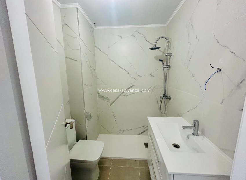 Herverkoop - Appartement / flat - Daya Nueva