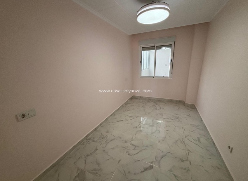 Herverkoop - Appartement / flat - Torrevieja - Acequion