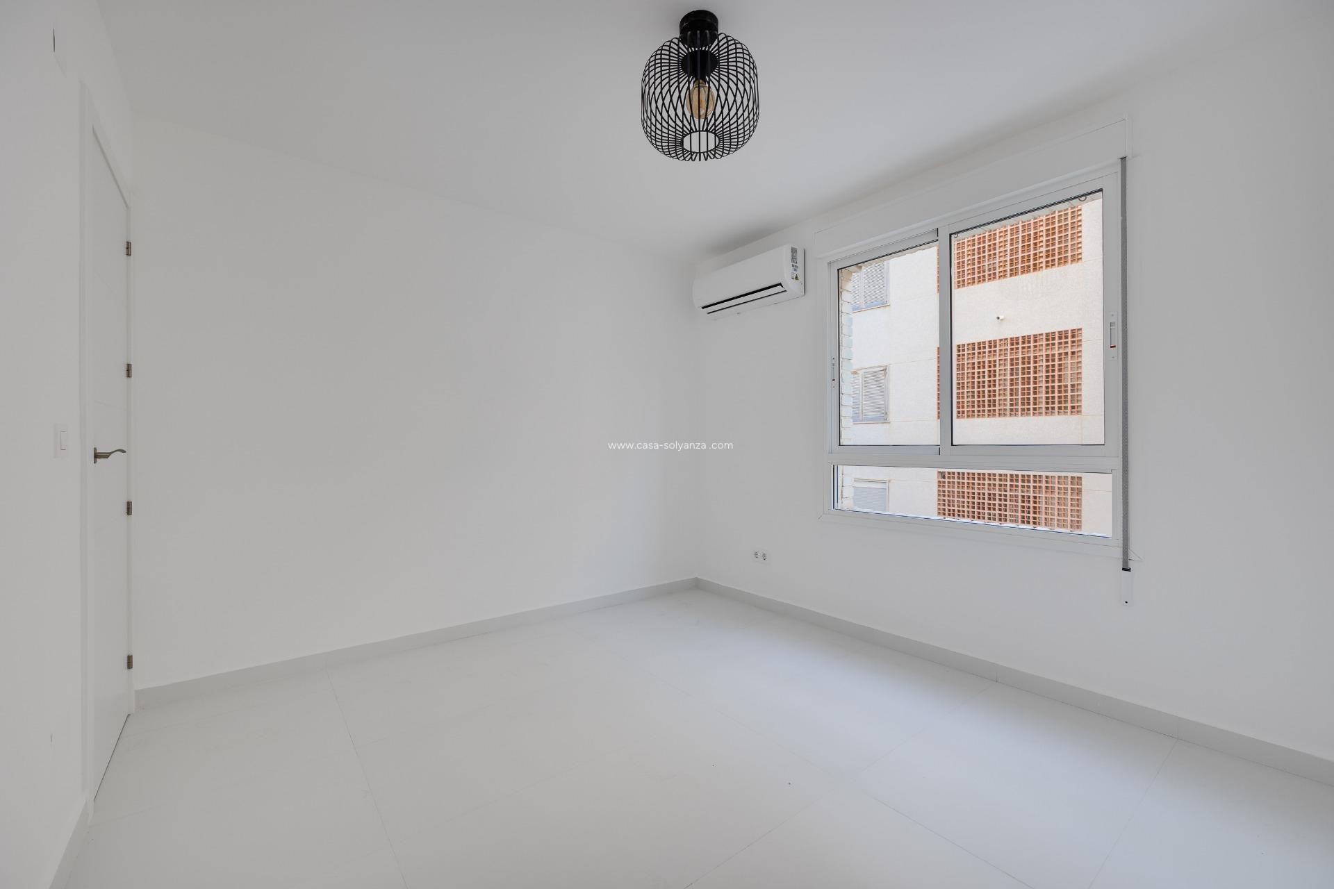 Herverkoop - Appartement / flat - Torrevieja - Acequion