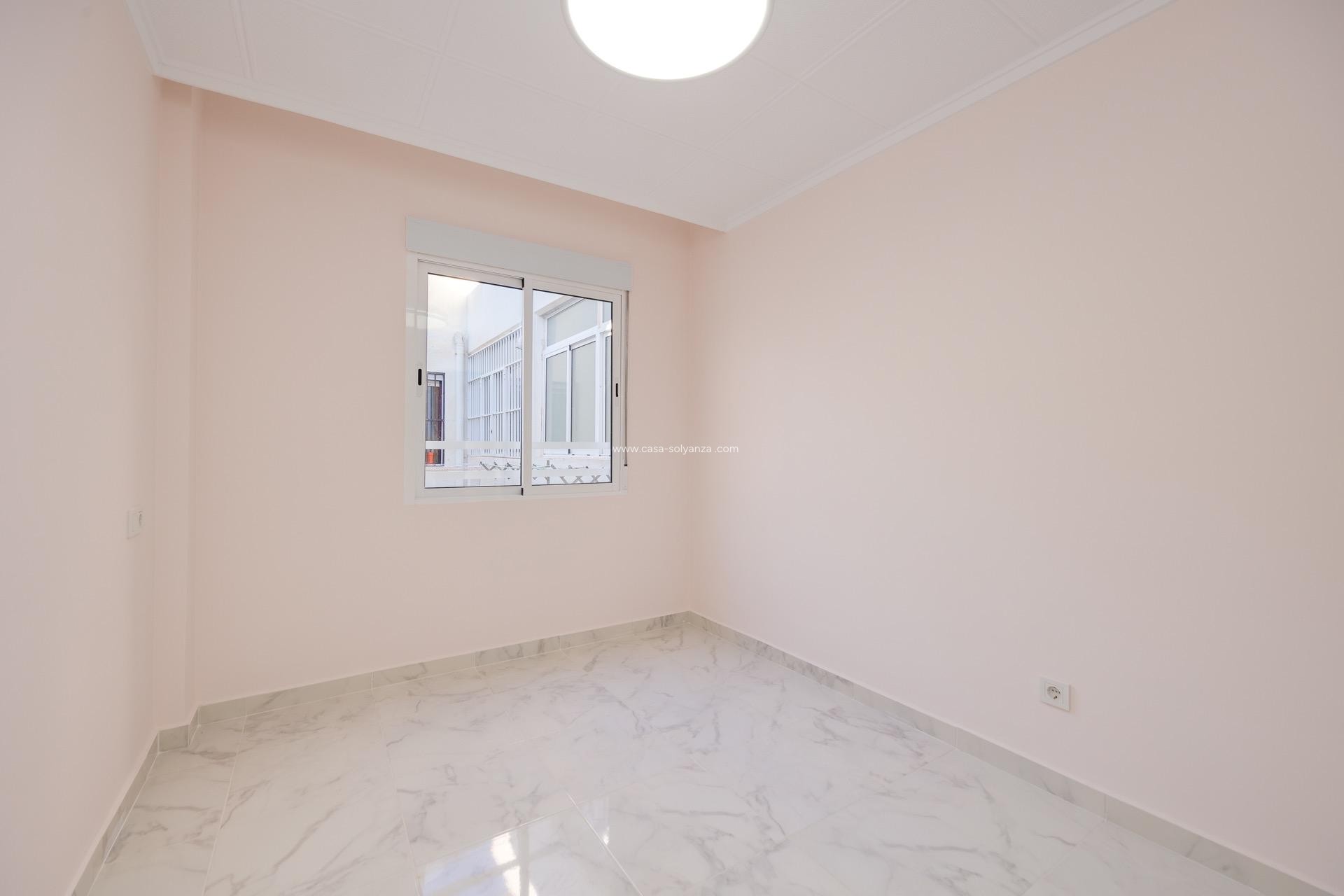 Herverkoop - Appartement / flat - Torrevieja - Acequion