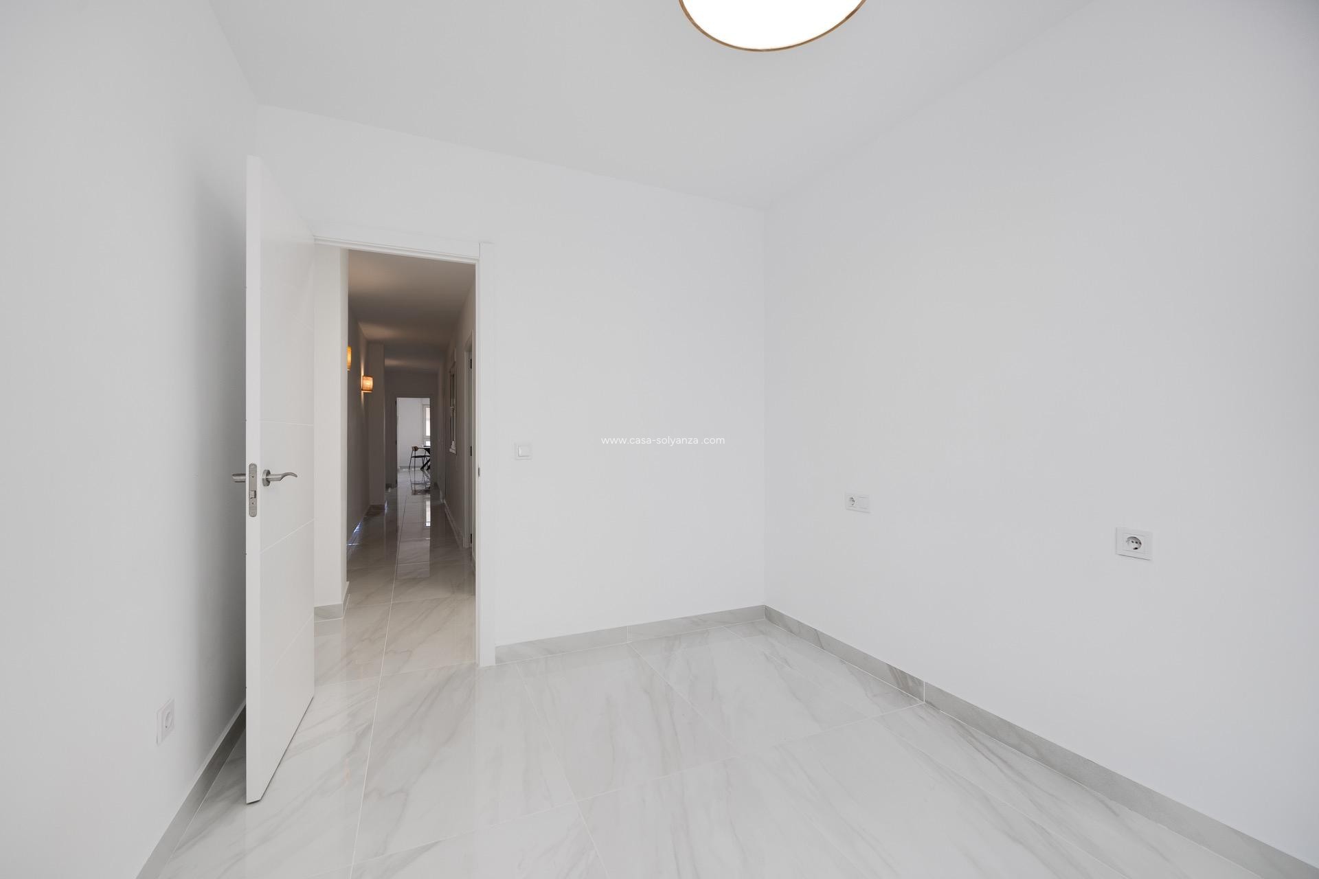 Herverkoop - Appartement / flat - Torrevieja - Acequion