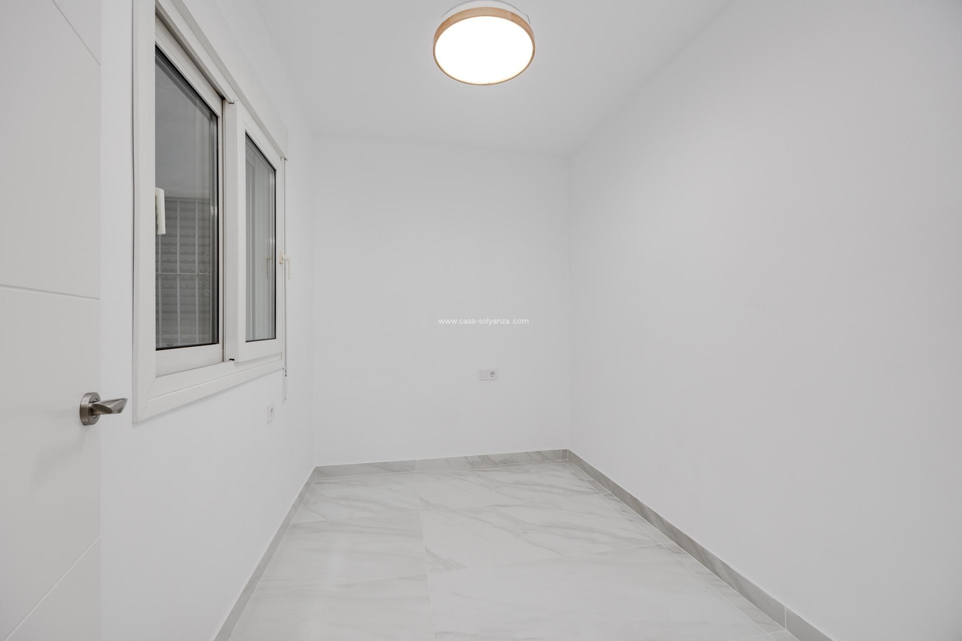 Herverkoop - Appartement / flat - Torrevieja - Acequion