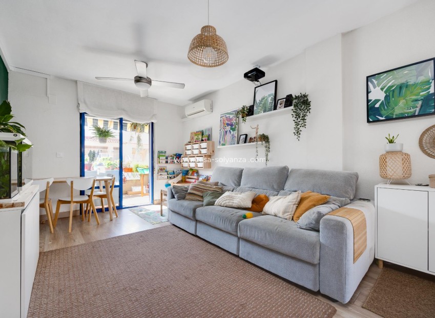 Herverkoop - Appartement / flat - Torrevieja - Calas Blanca