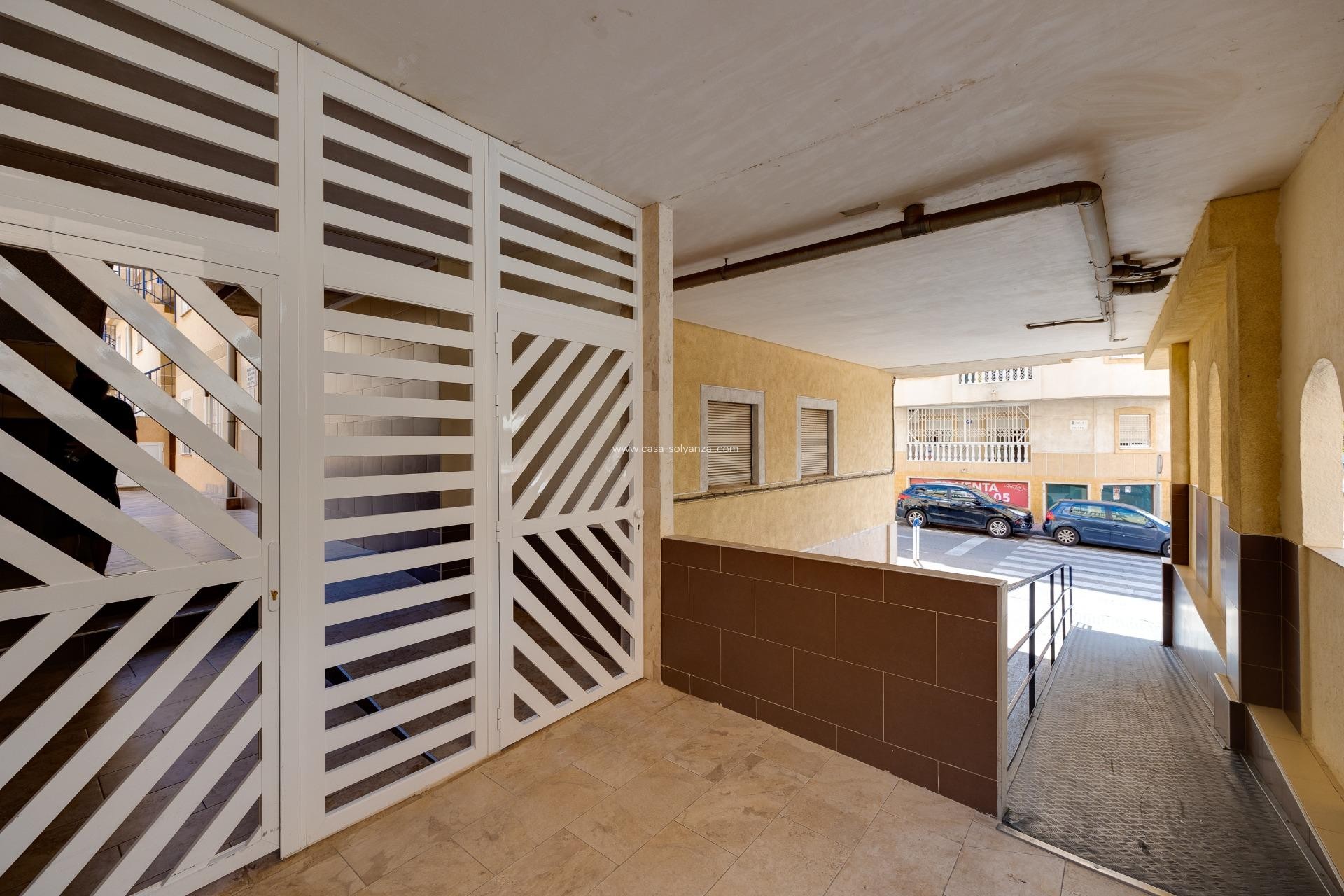 Herverkoop - Appartement / flat - Torrevieja - Calas Blanca