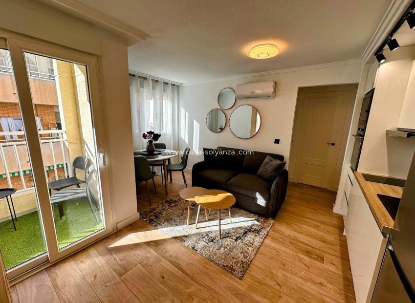 Herverkoop - Appartement / flat - Torrevieja - Center