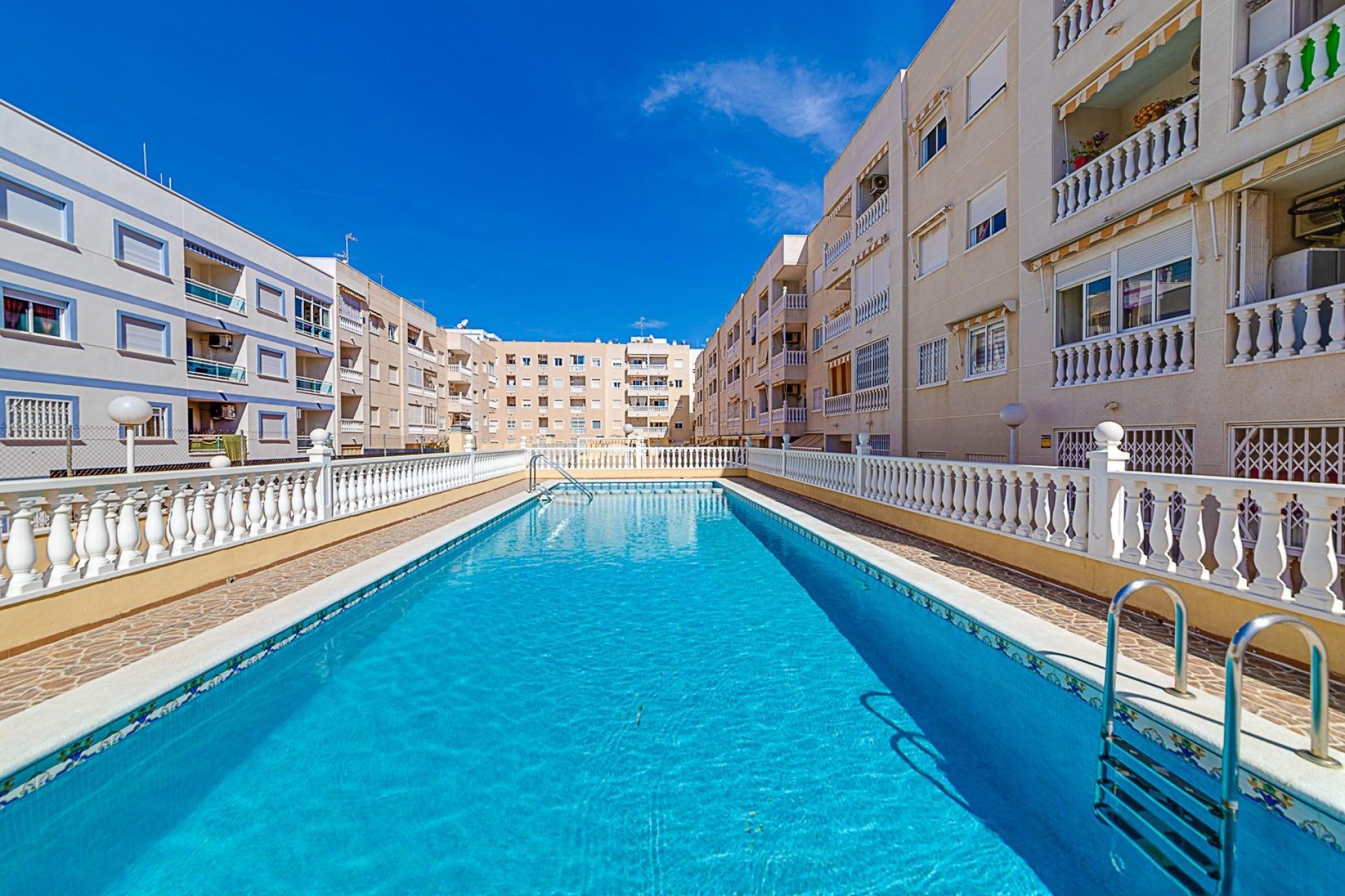 Herverkoop - Appartement / flat - Torrevieja - Center