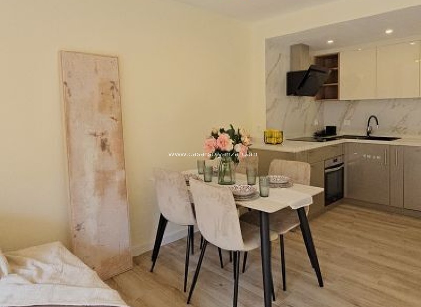 Herverkoop - Appartement / flat - Torrevieja - Center