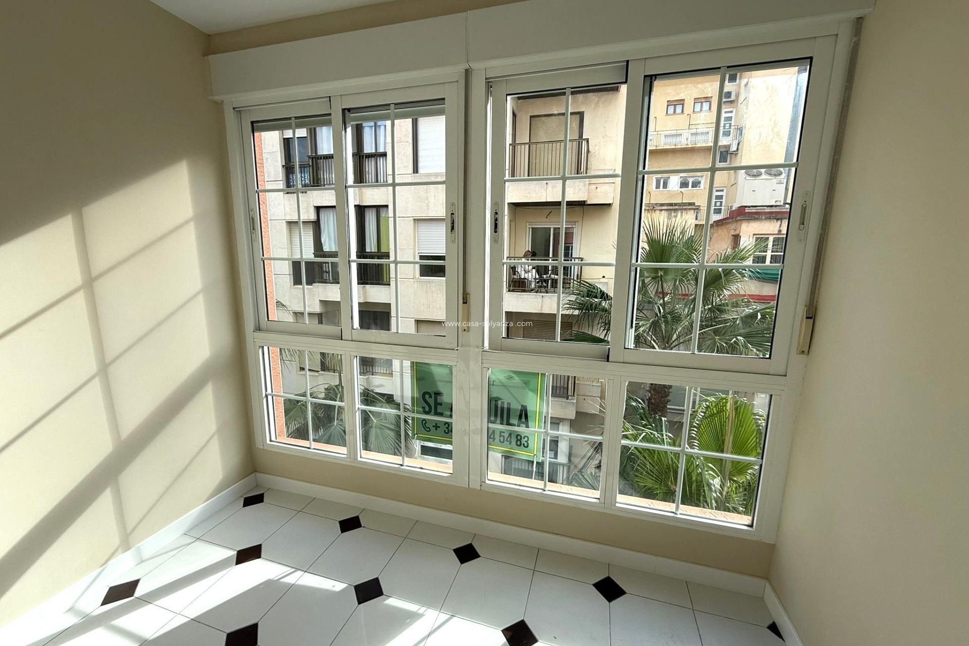 Herverkoop - Appartement / flat - Torrevieja - Center