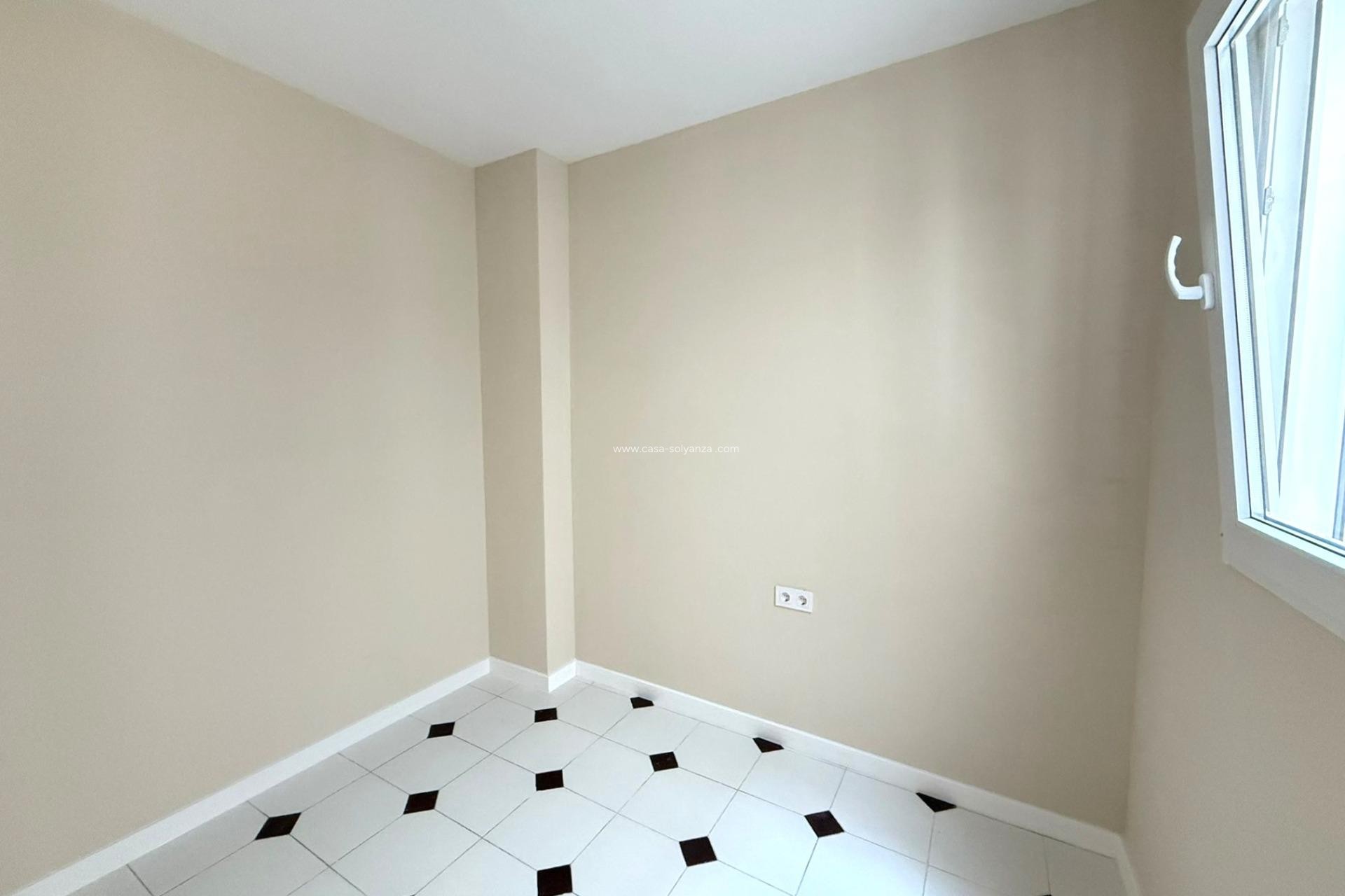 Herverkoop - Appartement / flat - Torrevieja - Center