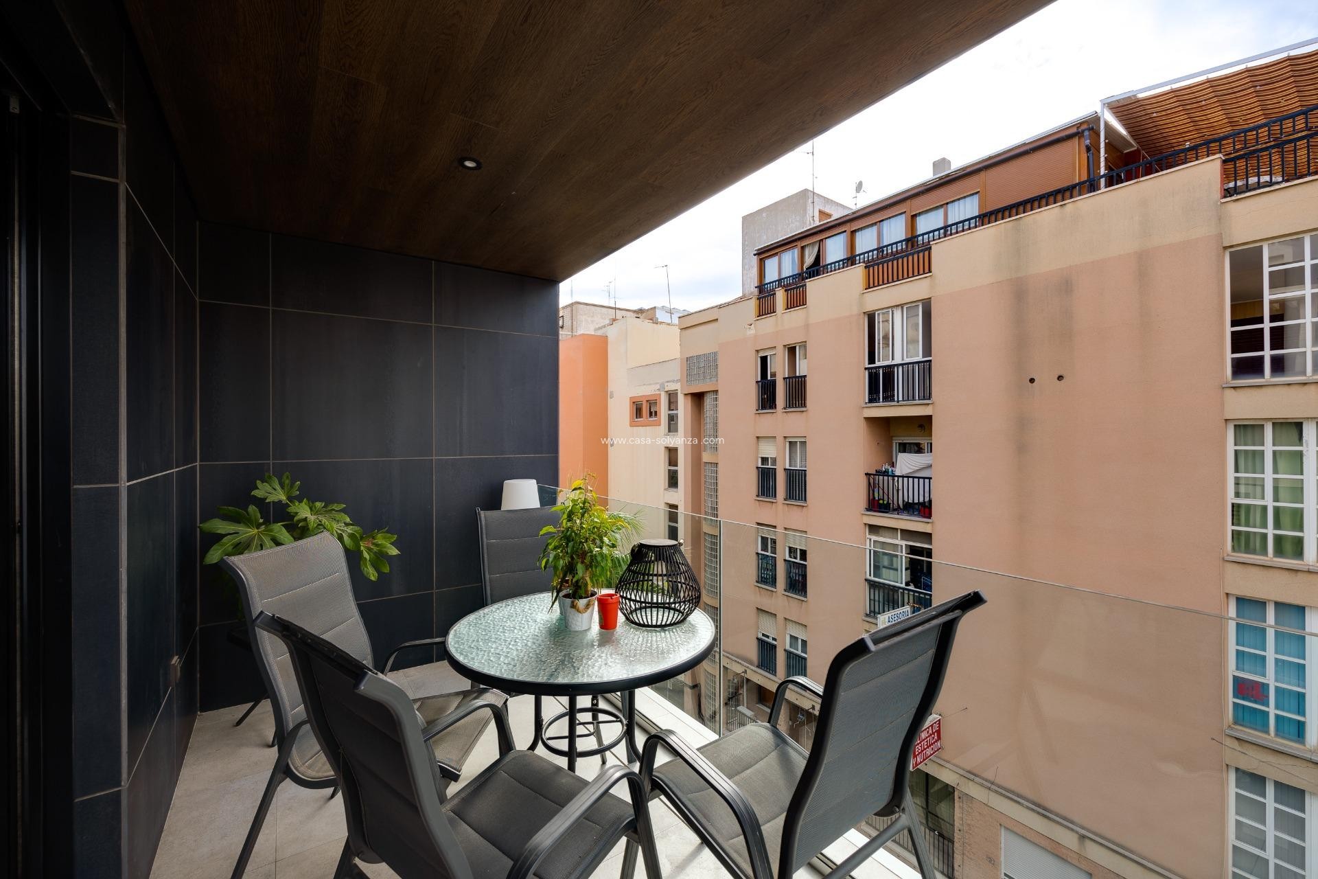 Herverkoop - Appartement / flat - Torrevieja - Center