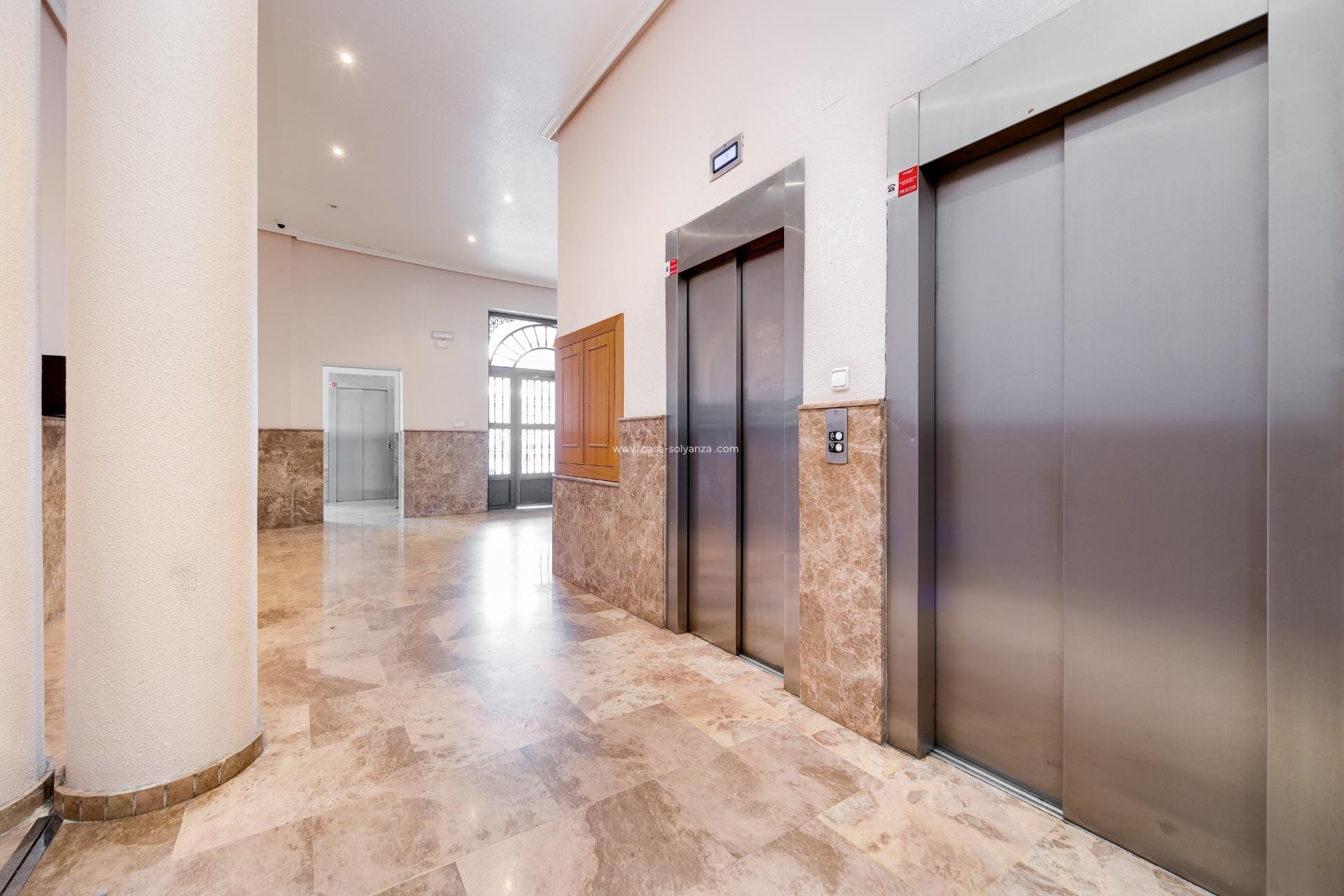 Herverkoop - Appartement / flat - Torrevieja - Center