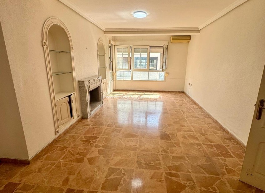 Herverkoop - Appartement / flat - Torrevieja - Center