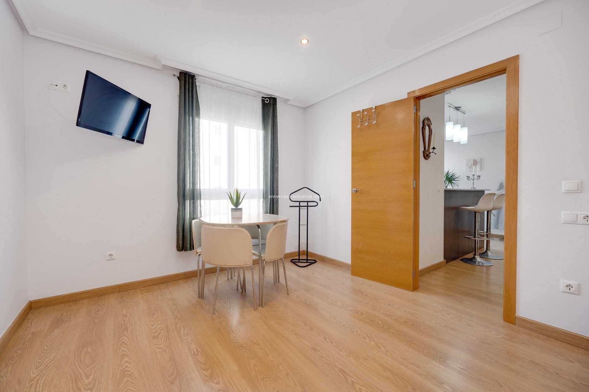 Herverkoop - Appartement / flat - Torrevieja - Center