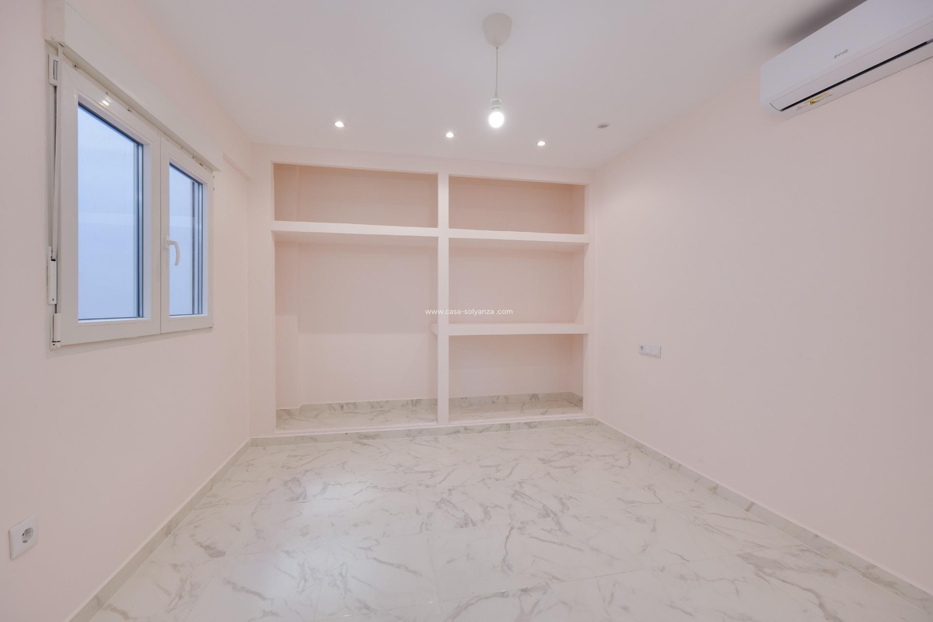 Herverkoop - Appartement / flat - Torrevieja - Center