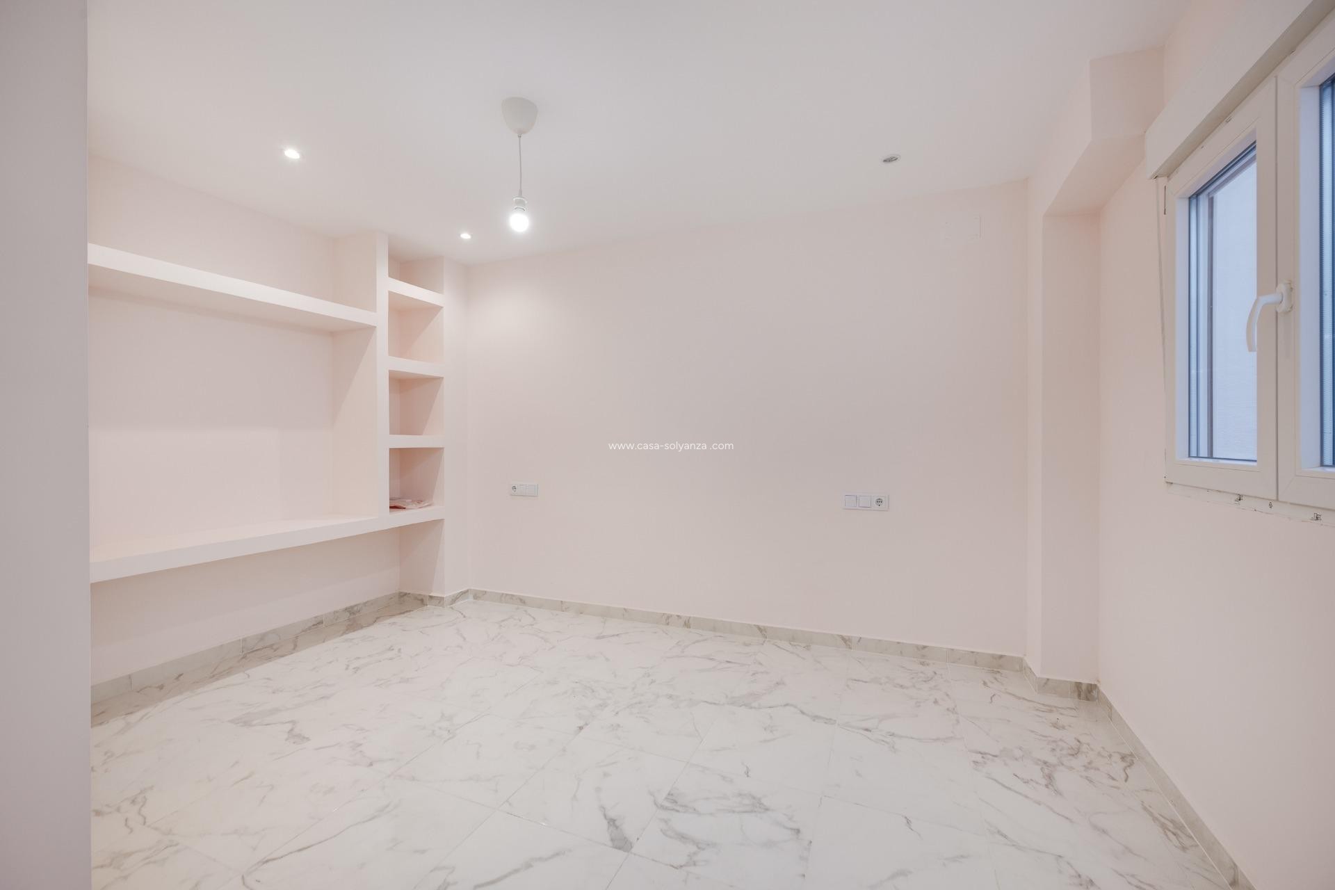 Herverkoop - Appartement / flat - Torrevieja - Center