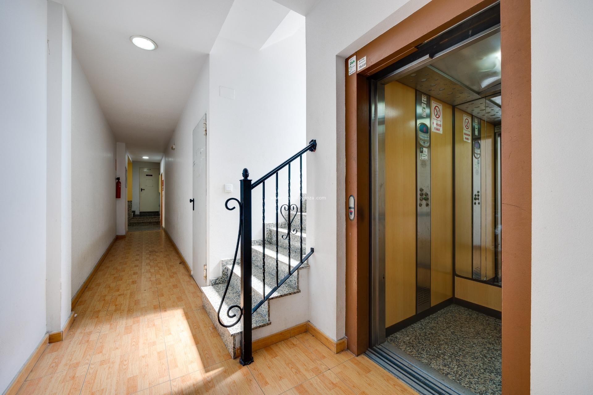 Herverkoop - Appartement / flat - Torrevieja - Center