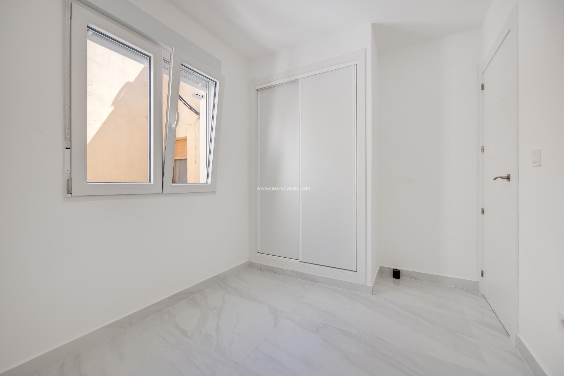 Herverkoop - Appartement / flat - Torrevieja - El Limonar