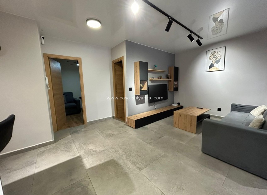 Herverkoop - Appartement / flat - Torrevieja - Estacion Autobuses