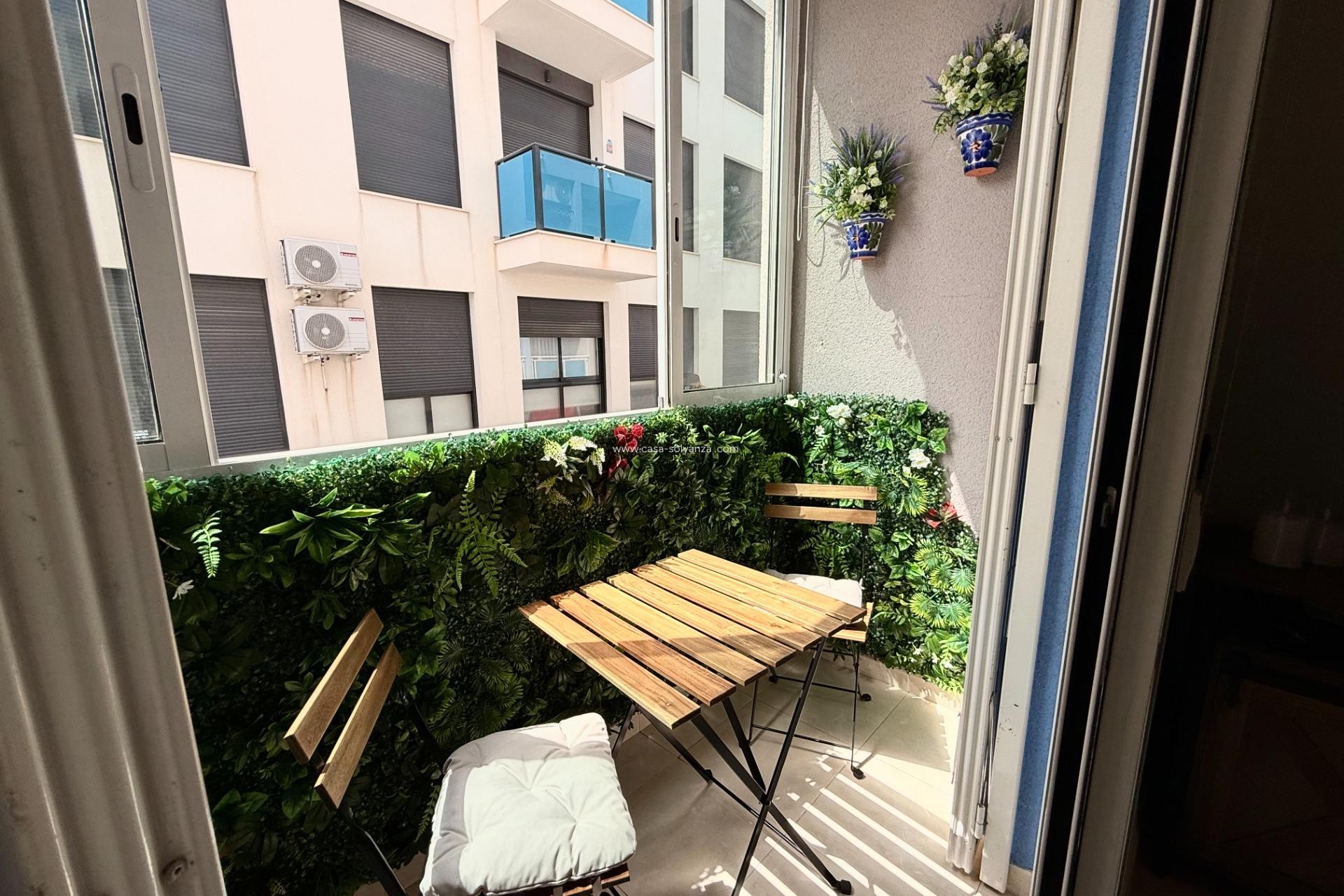 Herverkoop - Appartement / flat - Torrevieja - Estacion Autobuses