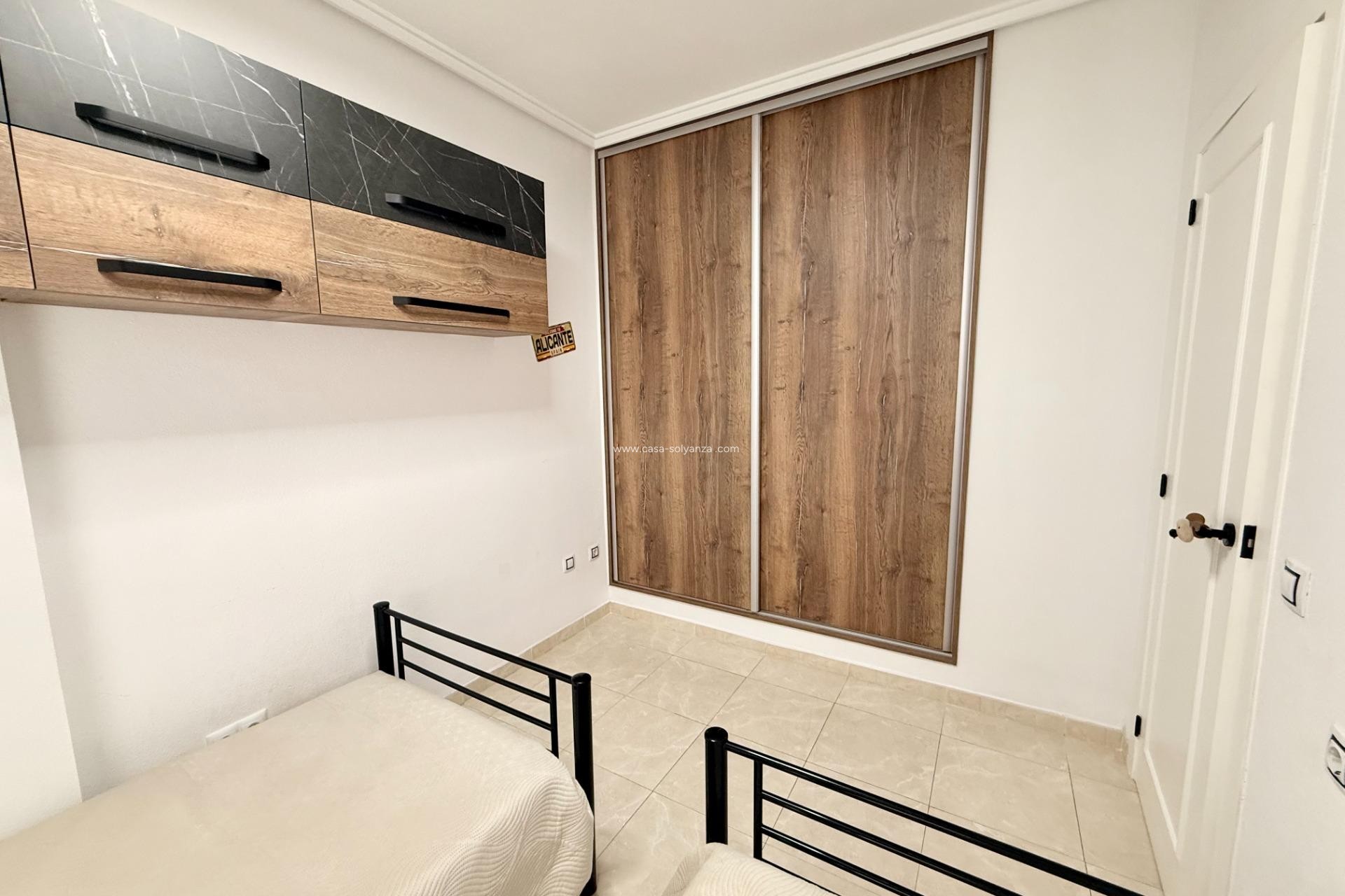 Herverkoop - Appartement / flat - Torrevieja - Estacion Autobuses