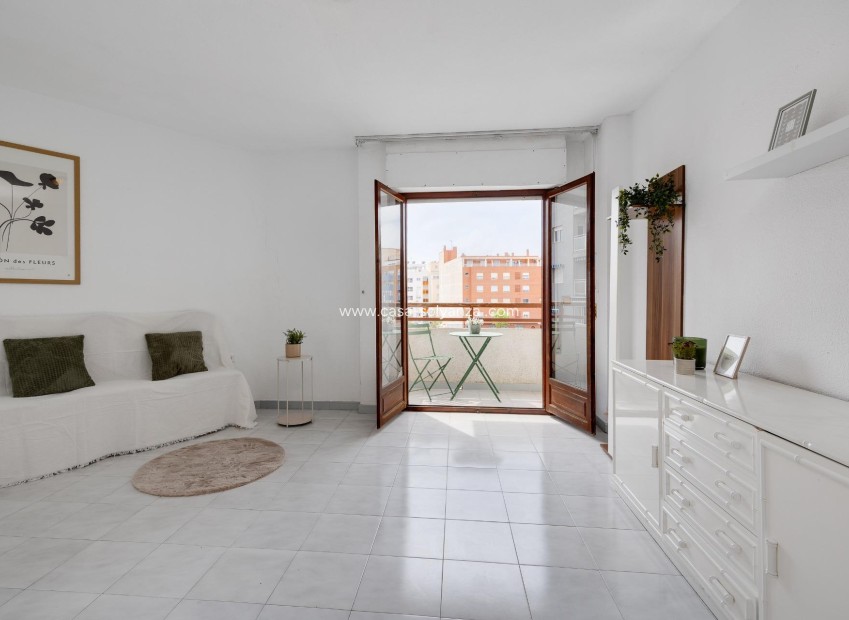 Herverkoop - Appartement / flat - Torrevieja - Estacion Autobuses