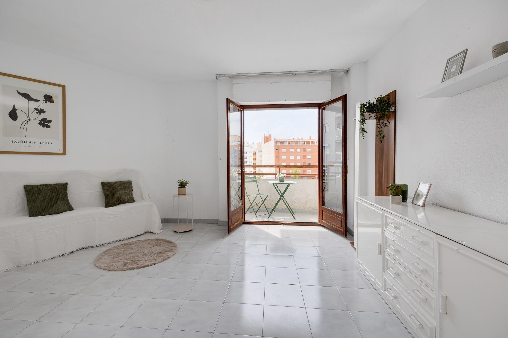Herverkoop - Appartement / flat - Torrevieja - Estacion Autobuses
