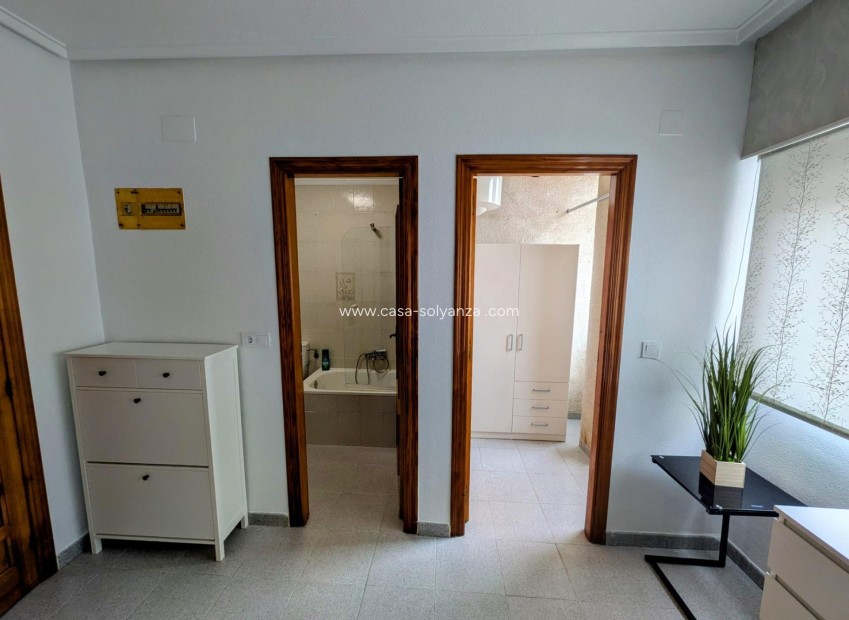 Herverkoop - Appartement / flat - Torrevieja - Estacion Autobuses