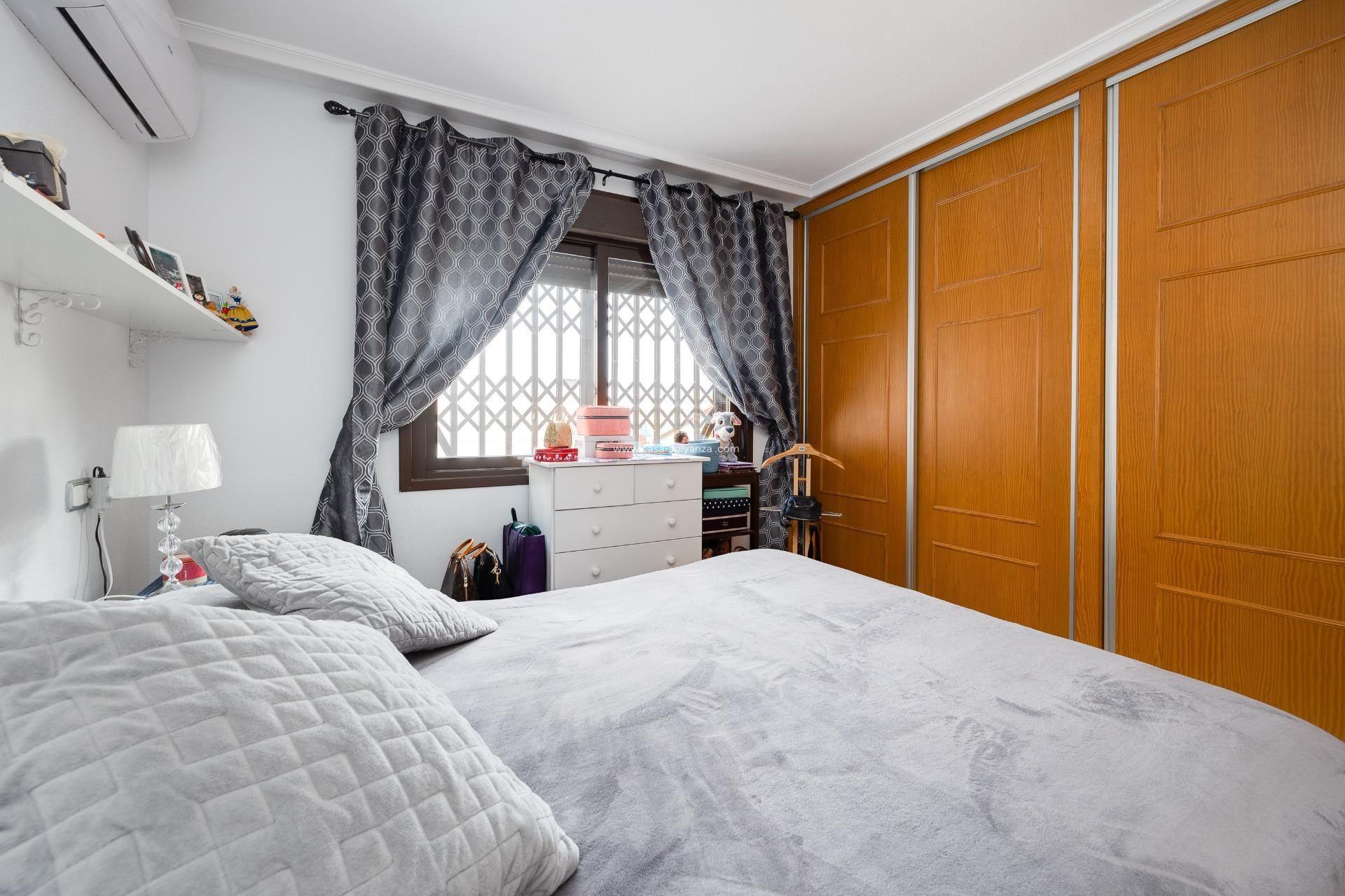 Herverkoop - Appartement / flat - Torrevieja - Estacion Autobuses