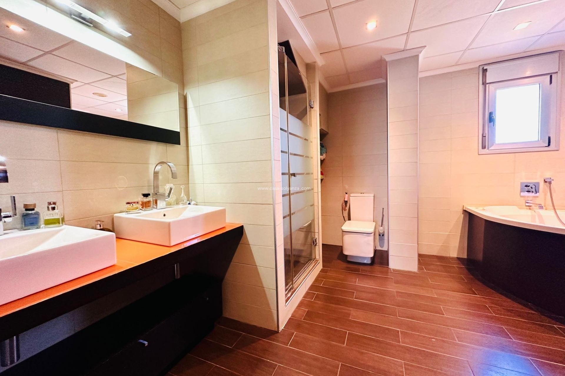 Herverkoop - Appartement / flat - Torrevieja - Estacion Autobuses