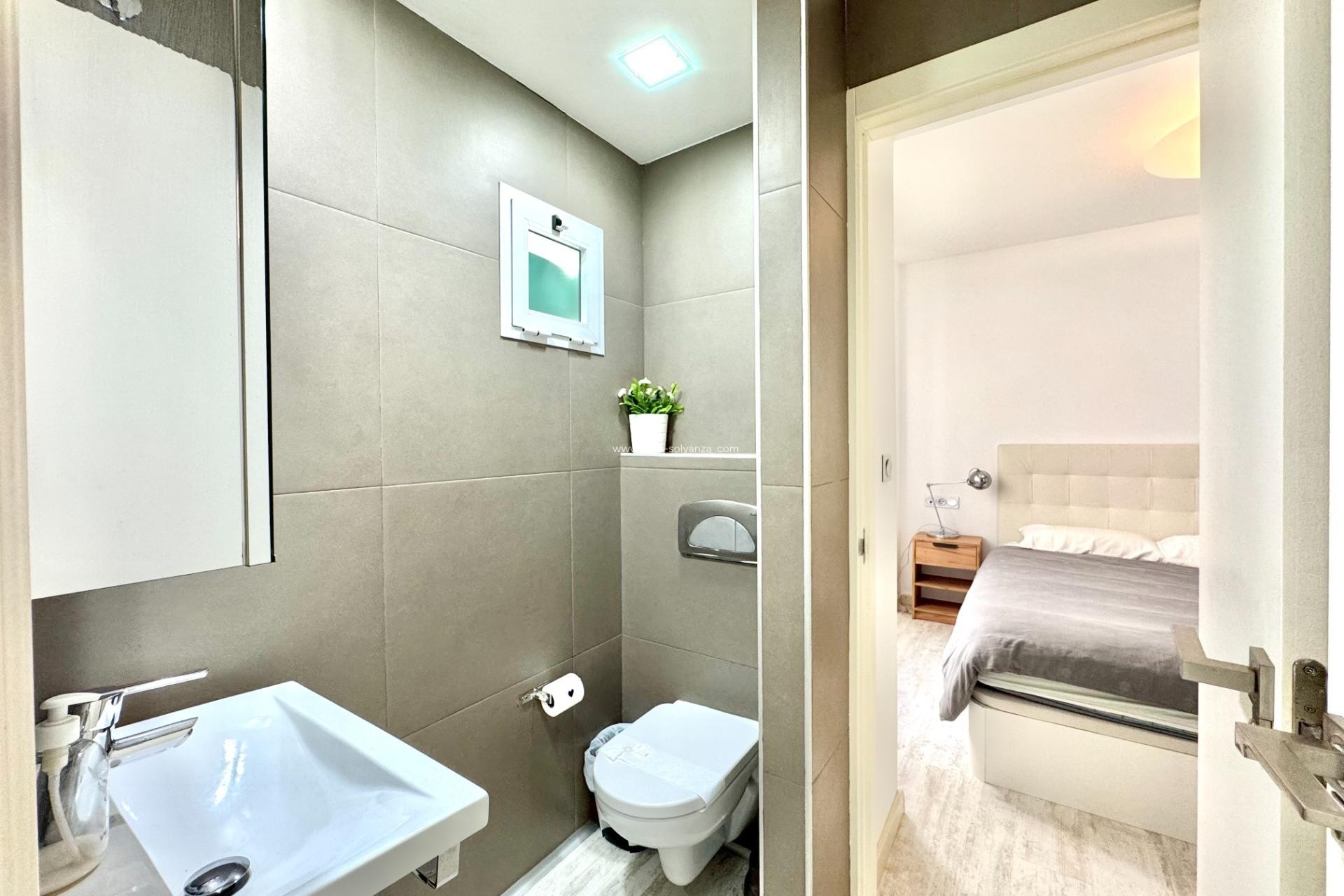 Herverkoop - Appartement / flat - Torrevieja - Estacion Autobuses