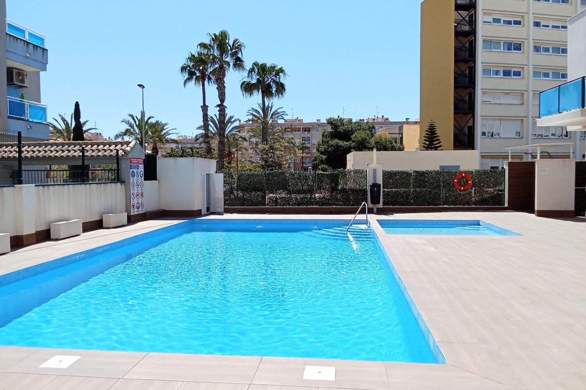 Herverkoop - Appartement / flat - Torrevieja - Estacion Autobuses