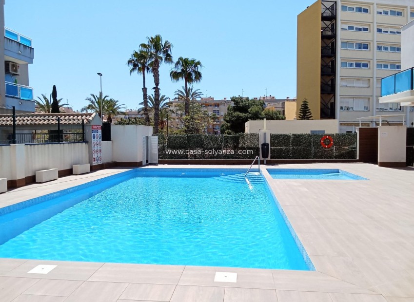Herverkoop - Appartement / flat - Torrevieja - Estacion Autobuses