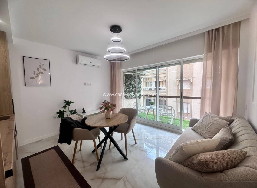 Herverkoop - Appartement / flat - Torrevieja - Estacion Autobuses