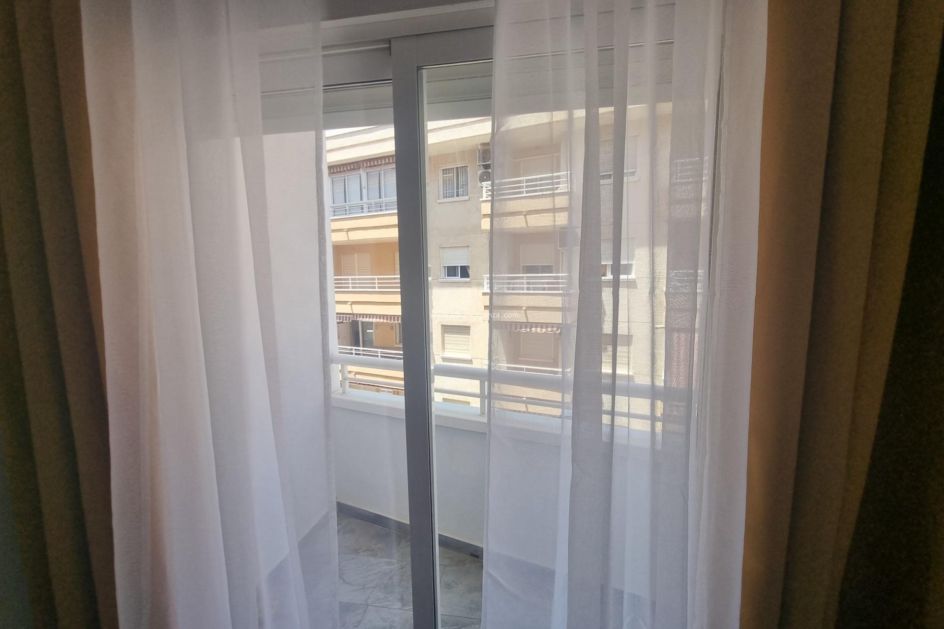 Herverkoop - Appartement / flat - Torrevieja - Estacion Autobuses