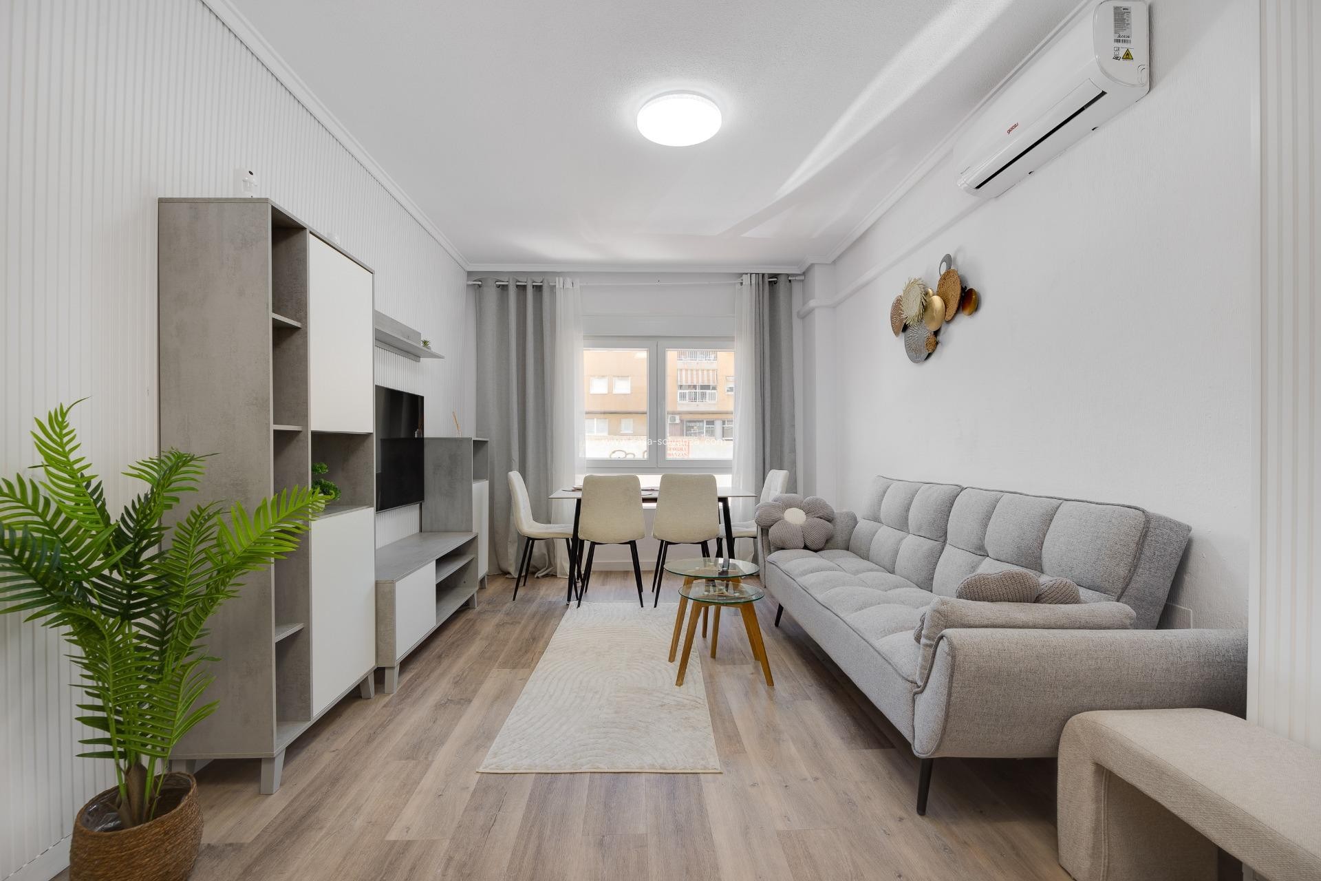 Herverkoop - Appartement / flat - Torrevieja - Estacion Autobuses